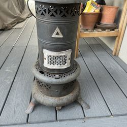 Vintage Kerosene Room Heater, US heater Company. 