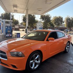 2014 Dodge Charger R/T (LEASE TAKEOVER)