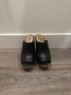 Bakers Black Leather Studded Wooden Platform Clog Mules - Size 6