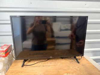 MUST GO ASAP - SET OF 3 - 32” TCL Smart TV