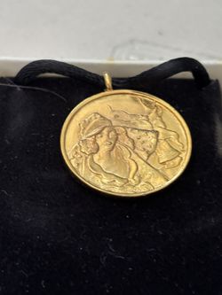 Itzchak Tarkay "WOMAN IN HAT" Signed Gold Medallion Necklace Pendant