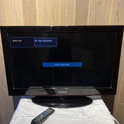Samsung 32 Inch HD TV With remote open To Offers!