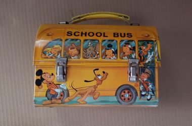 RARE 1994 Vintage Scholastic's THE MAGIC SCHOOL BUS Plastic Lunch Box by  Thermos for Sale in Pittsburgh, PA - OfferUp