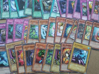 39 Yugioh Cards