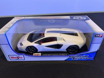 Maisto Diecast Car 1:18 Scale  Lamborghini Countach LPI 800-4
