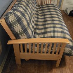Wood Full-size Futon/bed