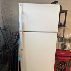 Refrigerator For Sale 