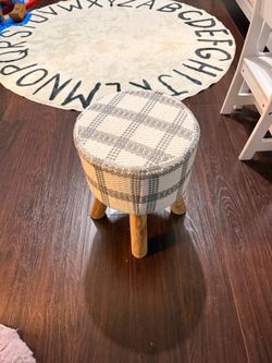Round Woven Footstool with Wood Legs