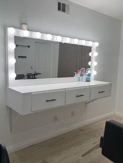 Mirror vanity