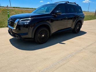 Nissan Pathfinder SUV – Black with Custom Wheels