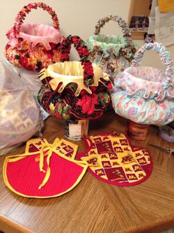 Baskets/bibs