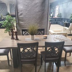 Beautiful Brown/ black 7 pc dining set (NEW)