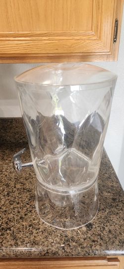 2 Beverage Dispensers