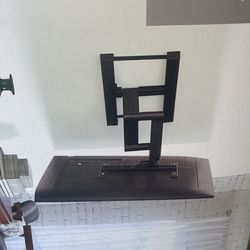 New In Box Full Motion TV Wall Mount 3 To 90” Inches 