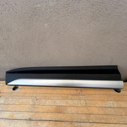 2017-2019 Hyundai Santa FE Driver Side Door Molding 