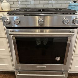 Kitchen Aid Oven, Only Stove Works, No Baking. Send Offer It’s Not Free