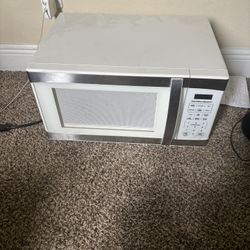 Microwave Oven