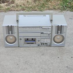 Vintage Boombox Minicomponent Amplifier JVC