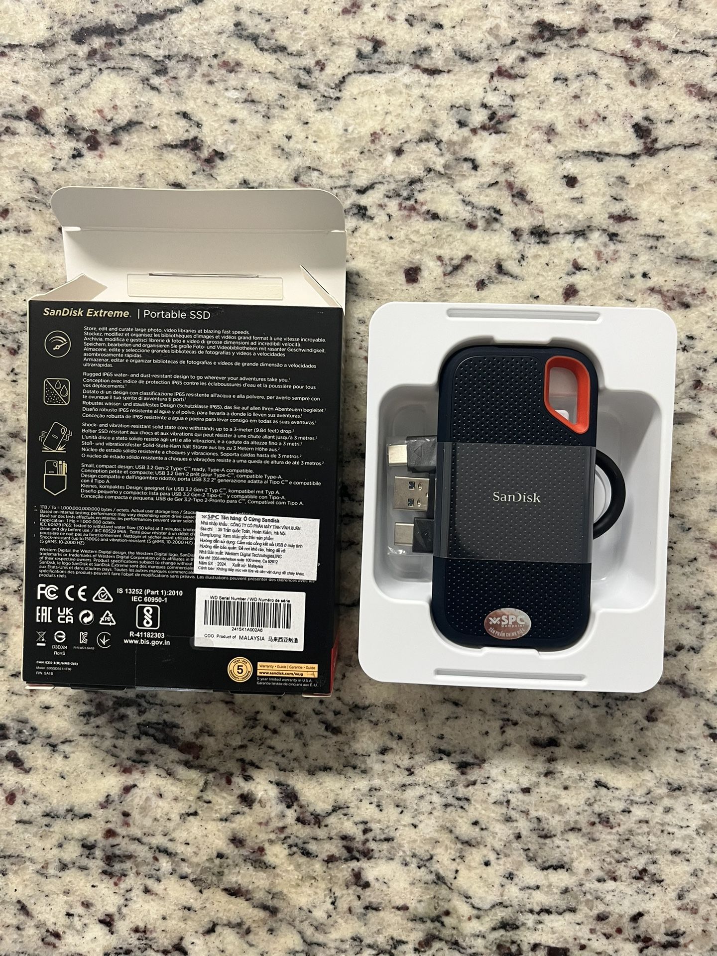 1 TB SanDisk Extreme Portable SSD BRAND NEW