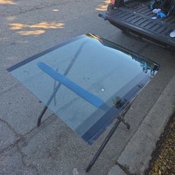 2017 FREIGHTLINER CASCADIA DRIVER SIDE WINDSHIELD