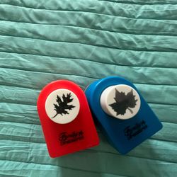 Family Treasures Paper Punch 2 Leaves 