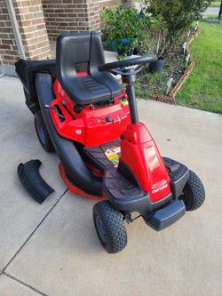 RIDING LAWNMOWER EVERYTHING WORK GOOD