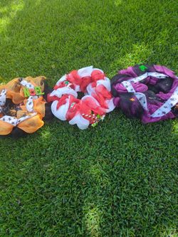 All wreath decor only 5$ all together