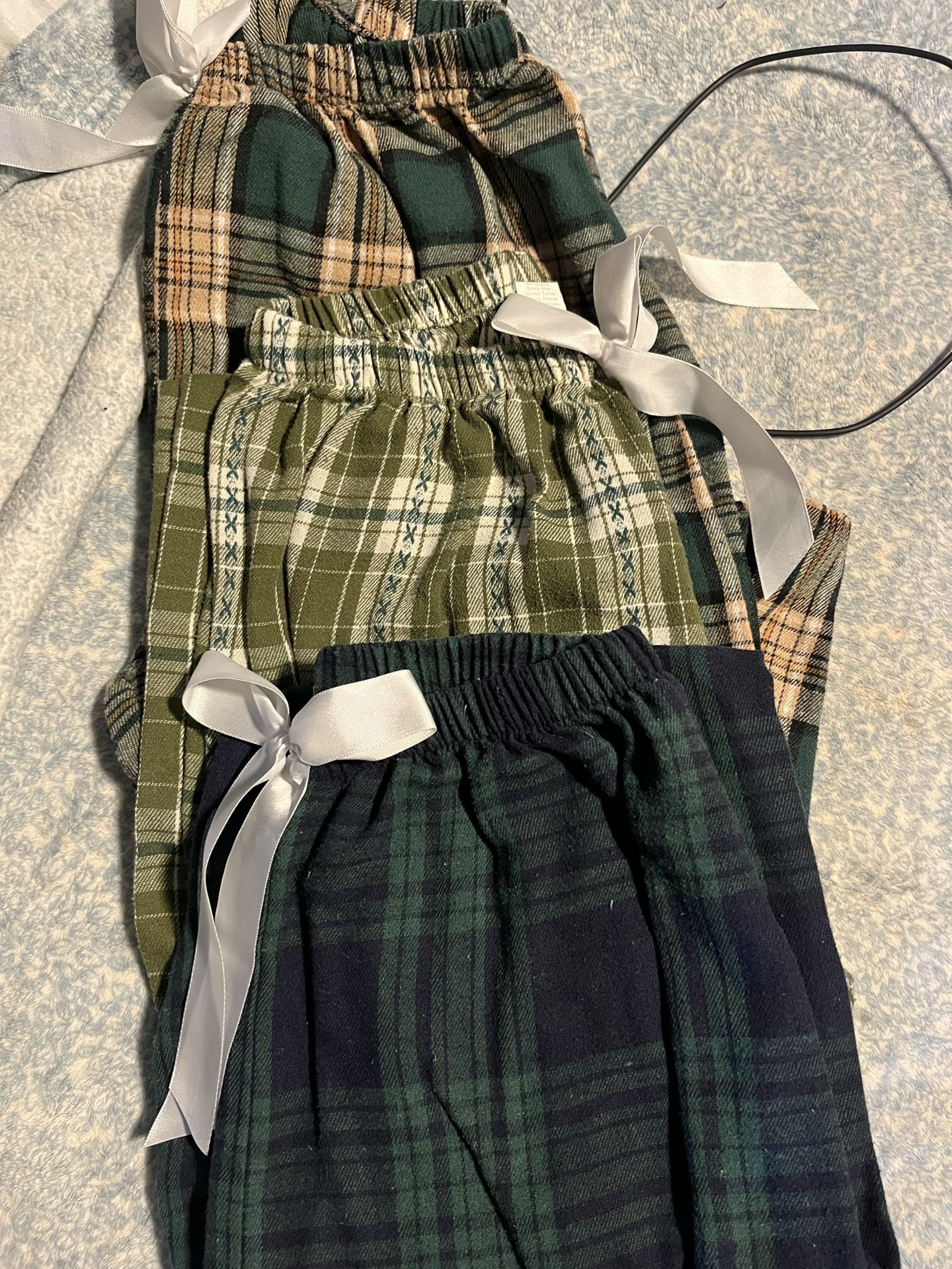 3 pack of green pajama bottoms