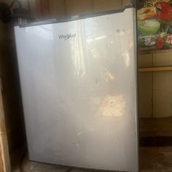 Mini Fridge 