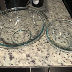 Pyrex Bowls