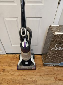 New Cond BISSEL VACUUM  ,  WORKS EXCELLENT  , With attachment.  ,AMAZING POWER SUCES