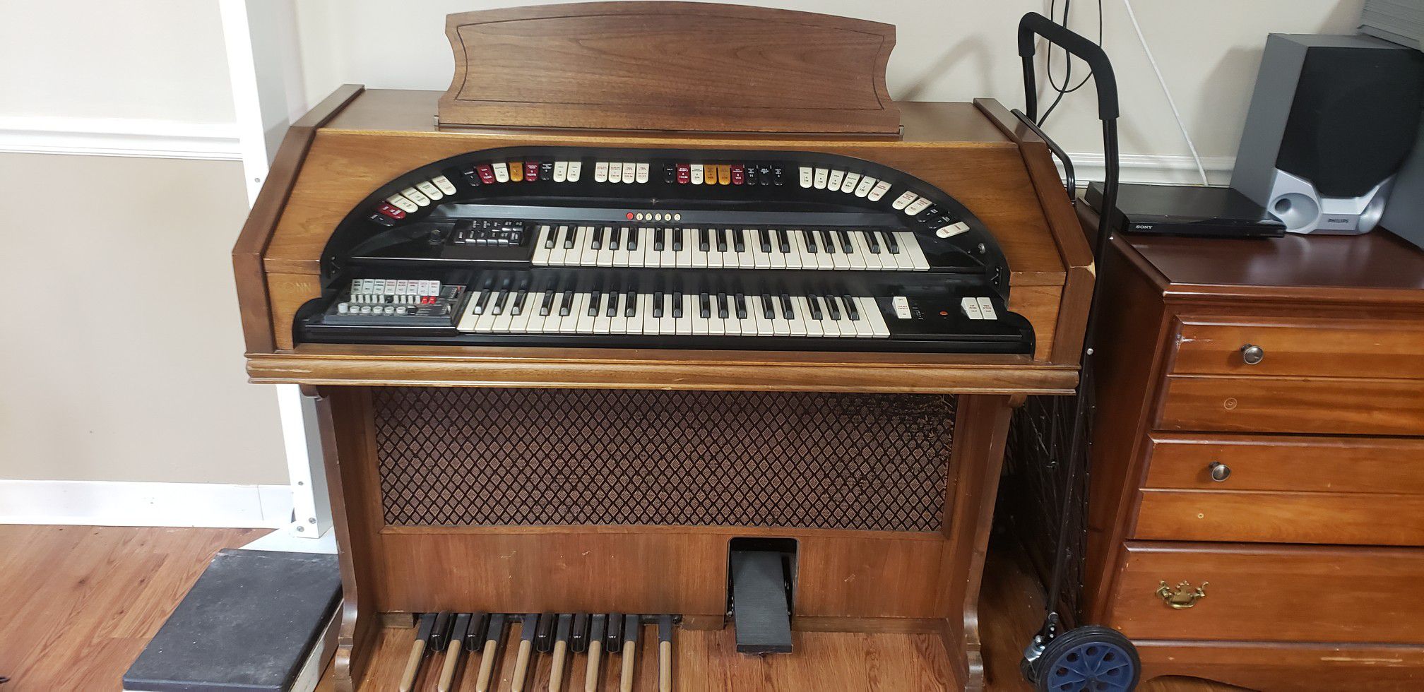 FREE ORGAN - MUST pick up in Wendell