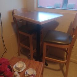 High Top Table With 2 Chairs 