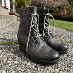 Sorel Wedge Boot, Size 8.5