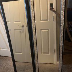 Medium Size Mirrors 