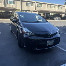 2015 Toyota Prius V – Reliable Hybrid, Great Condition!
