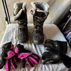 Bearpaw Desdemona women's waterproof winter boots in black.