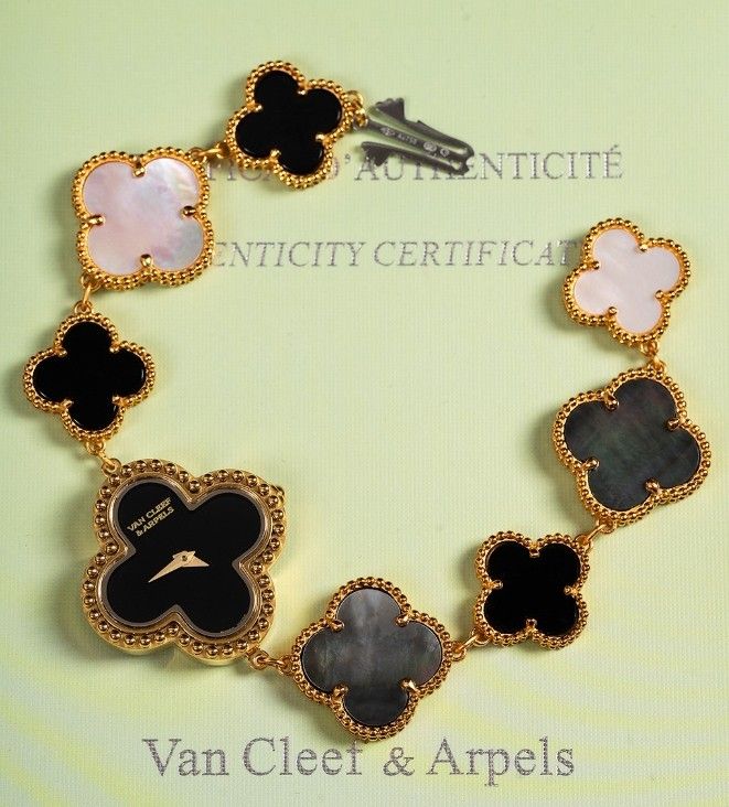Lucky Four-Leaf Chain