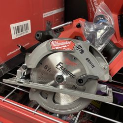 Milwaukee M18 Fuel 6-1/2” Circular Saw Brand New