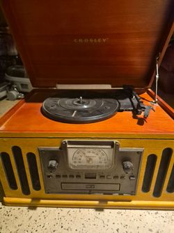 Crosley Turntable Record Player with Radio and CD