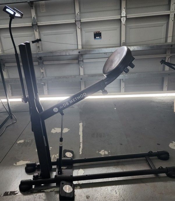 DB Method Squat Machine