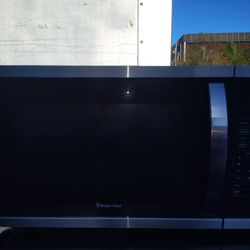 Microwave - Good Condition - can deliver 