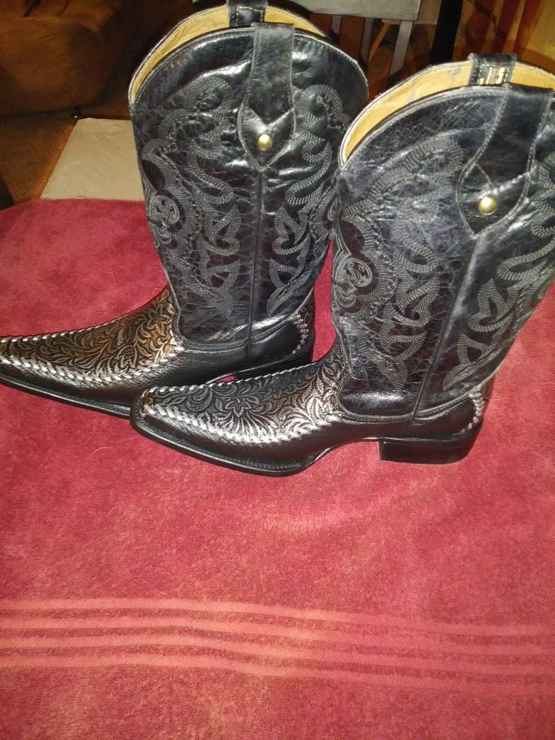 Botas mexicans corte versace for Sale in San Antonio TX OfferUp
