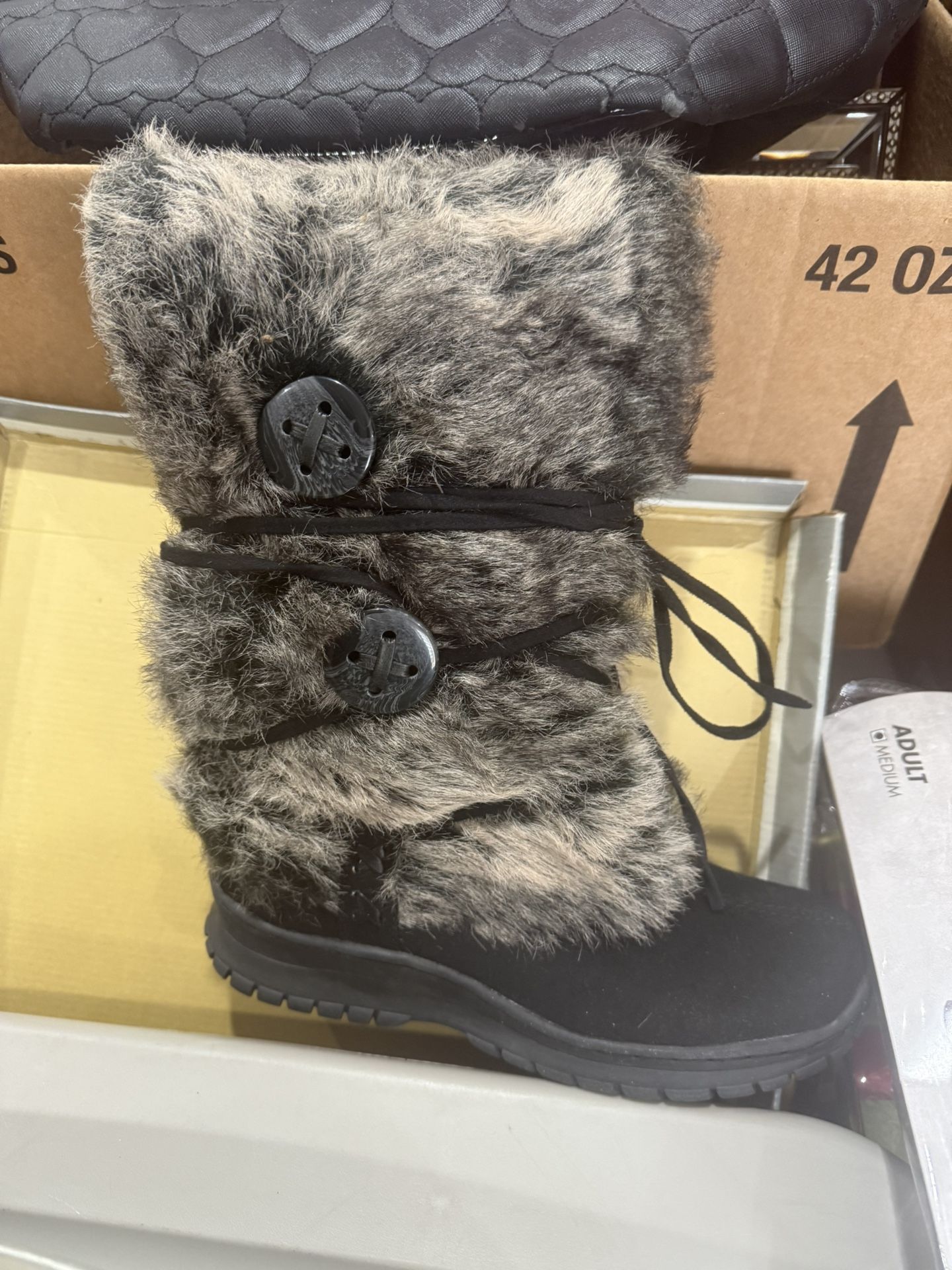 New Women’s Boots Sz 7