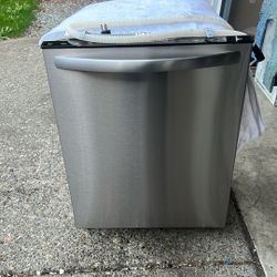 Frigidaire Dishwasher 