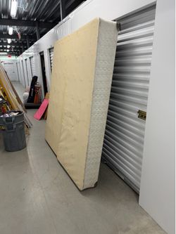 Queen mattress and box spring /frame