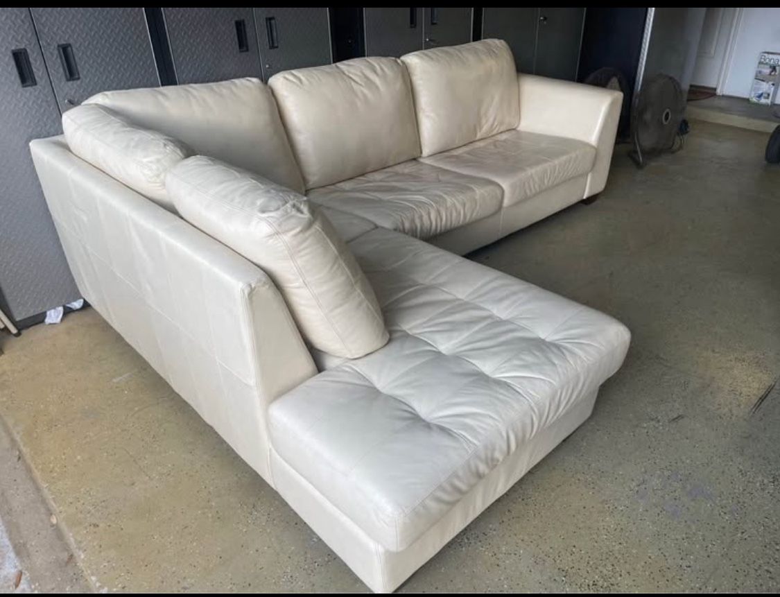 Leather Sectional . Sofa Couch Chair 