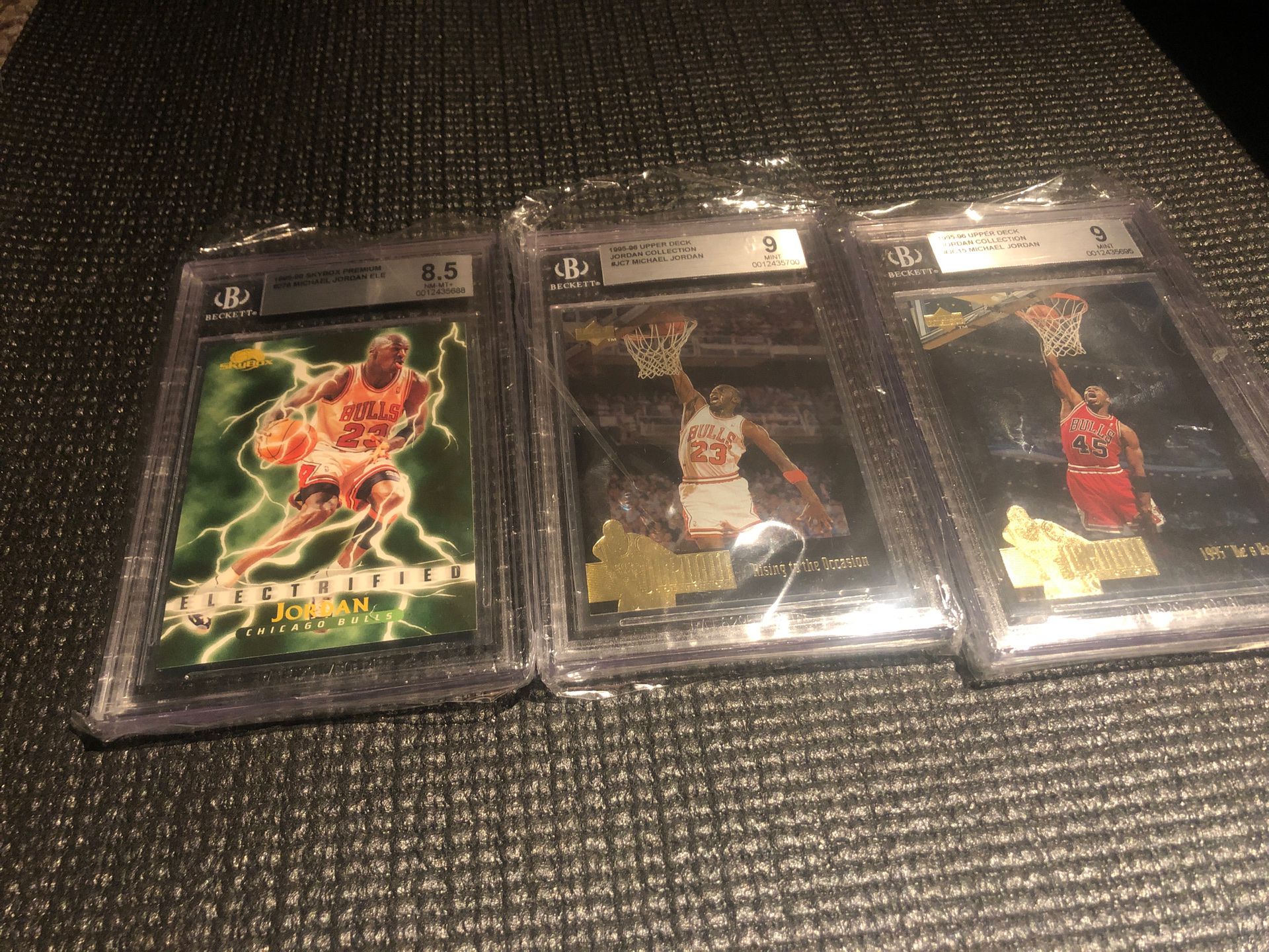 3 card Michael Jordan lot card 🔥 .
