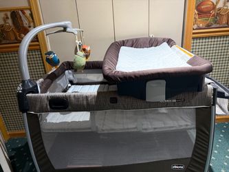 Chicco Lullaby Magic Pack n Play-*Like New* (Much larger than Graco)