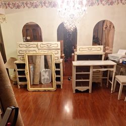 Dresser Set